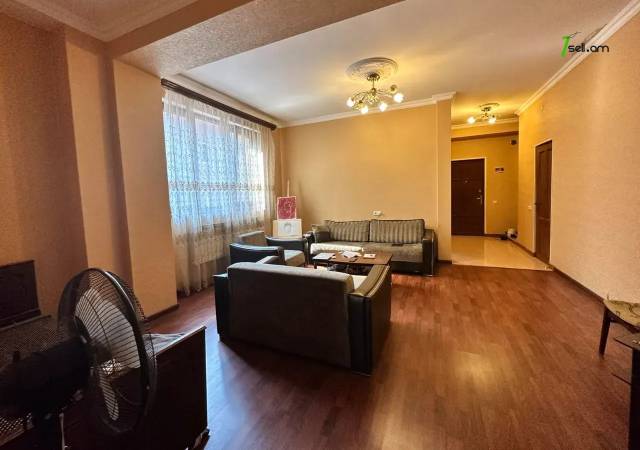 2 սենյականոց բնակարան Բրյուսովի փողոցում, 60 ք.մ., 1/4 հարկ, կապիտալ վերանորոգված, քարե շենք