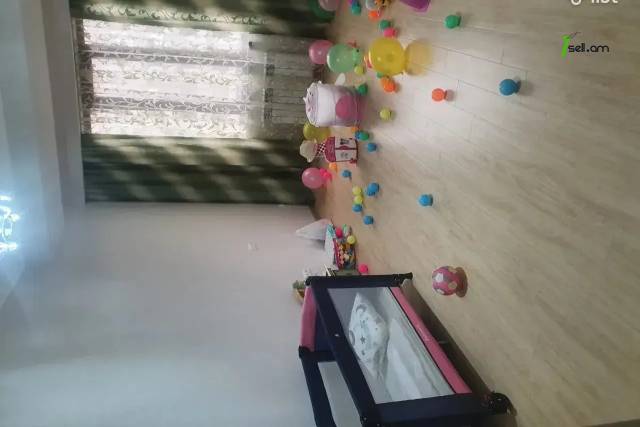 4 սենյականոց բնակարան նորակառույց շենքում Նիկողայոս Ադոնցի փողոցում, 124 ք.մ., 2 սանհանգույց