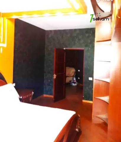 3 սենյականոց բնակարան Սայաթ-Նովայի պողոտայում, 105 ք.մ., 2 սանհանգույց, բարձր առաստաղներ