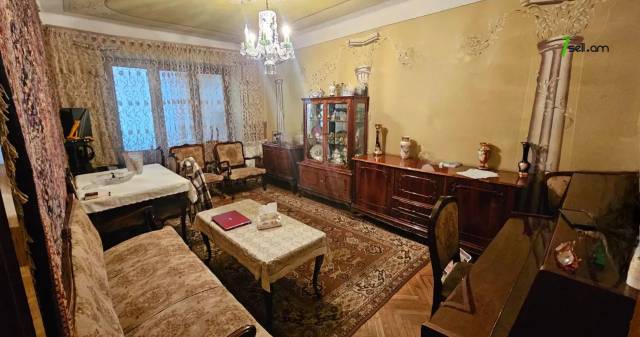 2 սենյականոց բնակարան Կուրղինյան փողոցում, 65 ք.մ., 2/5 հարկ, մասնակի վերանորոգում, քարե շենք