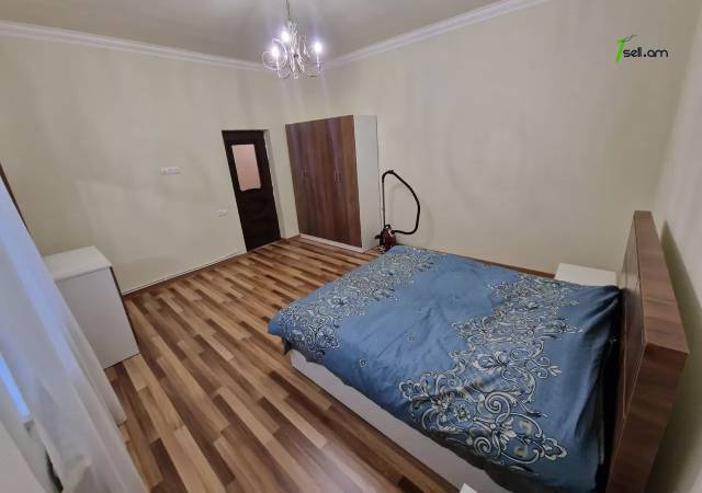 Երկու հարկանի քարե տուն Եղիազարյան փողոցում Աջափնյակում, 350 ք.մ., եվրովերանորոգված