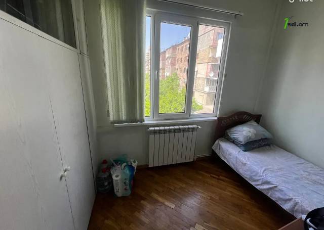 3 սենյականոց բնակարան Ազատության պողոտայում, 67 քմ, նախավերջին հարկ, բարձր առաստաղներ