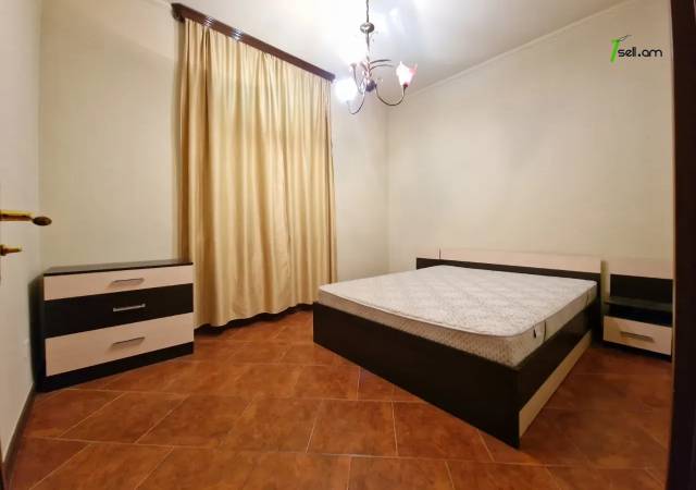 Ընդարձակ 3 սենյականոց բնակարան Թումանյան փողոցում, 160 ք.մ., նախավերջին հարկ, 2 սանհանգույց