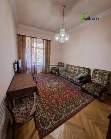 2 սենյականոց բնակարան Տերյան փողոցում, 45 ք.մ., կապիտալ վերանորոգված, քարե շենք