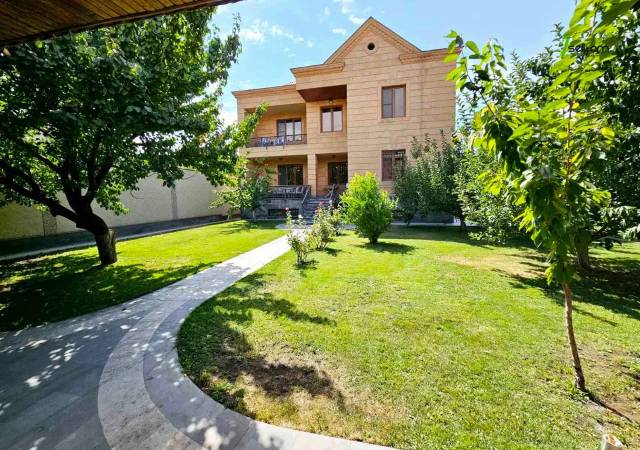Երկու հարկանի քարե տուն Էրեբունիում, 1500 ք.մ., 3+ սանհանգույց, կապիտալ վերանորոգված