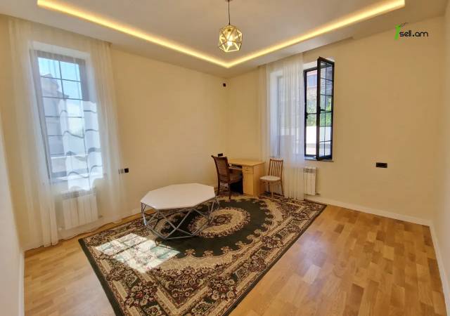 Երկու հարկանի քարե տուն, Նոյ թաղամաս Մալաթիա Սեբաստիայում, 770 քմ, 3+ սանհանգույց