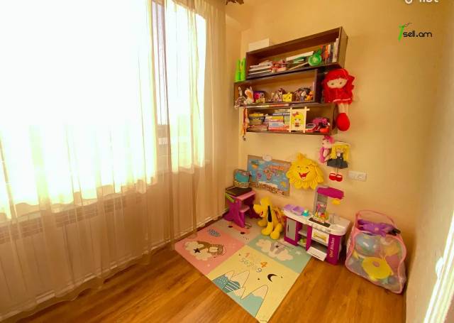 3 սենյականոց բնակարան Ավետիս Ահարոնյան փողոցում, 94 քմ, 7/9 հարկ, եվրովերանորոգված