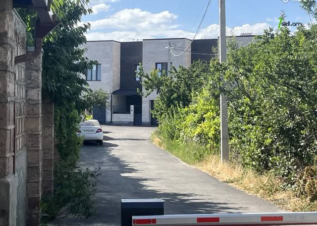 Հողատարածք բնակելի շինությունների համար Խաչատուր Աբովյանի 2-րդ փողոցում Ավանում, 930 ք.մ.