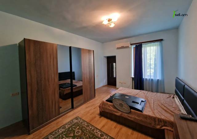 Երկու հարկանի քարե տուն Բաբայան փողոցում Արաբկիրում, 600 ք.մ., 3+ սանհանգույց, կապիտալ վերանորոգված