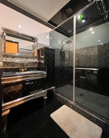 Ընդարձակ 6 սենյականոց բնակարան նորակառույց շենքում, Buzand St, 350 ք.մ., 3+ սանհանգույց