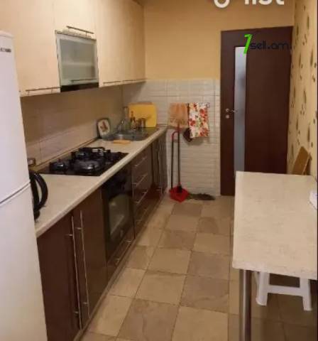 4 սենյականոց բնակարան Թումանյան փողոցում, 99 ք.մ., կապիտալ վերանորոգված, քարե շենք