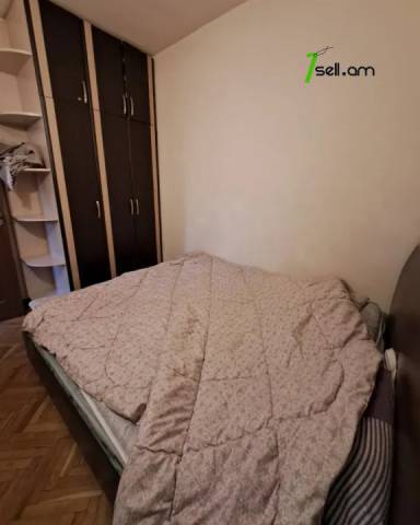 2 սենյականոց բնակարան Աբովյան փողոցում, 45 ք.մ., եվրովերանորոգված, քարե շենք