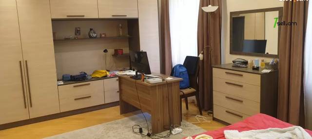 Երկու հարկանի քարե տուն Ավետիս Ահարոնյանի փողոցում Քանաքեռ Զեյթունում, 230 ք.մ., 3+ սանհանգույց