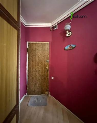 3 սենյականոց բնակարան, 16 թաղամաս, 78 ք.մ., 12/16 հարկ, կապիտալ վերանորոգված