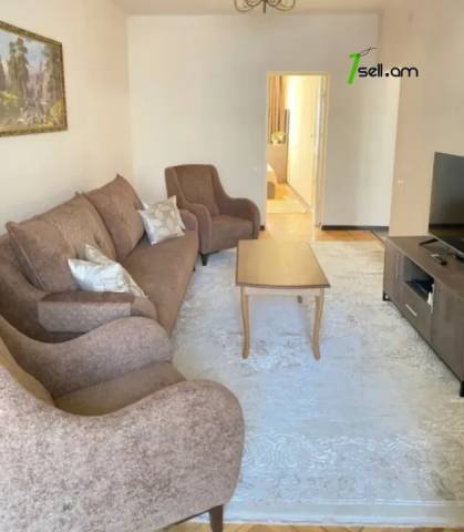 2 սենյականոց բնակարան Էստոնական փողոցում, 54 քմ, 2/4 հարկ, կապիտալ վերանորոգված, քարե շենք