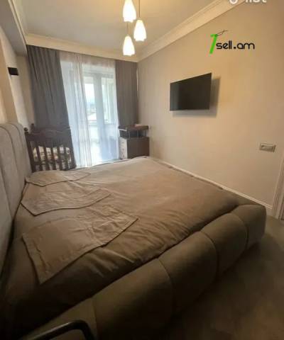 3 սենյականոց բնակարան նորակառույց շենքում Մալխասյանց փողոցում, 72 ք.մ., բարձր առաստաղներ, 4/14 հարկ