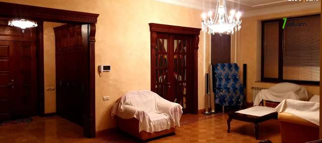 Երկու հարկանի քարե տուն, Նոյ թաղամաս Աջափնյակում, 820 ք.մ., 3+ սանհանգույց, կապիտալ վերանորոգված