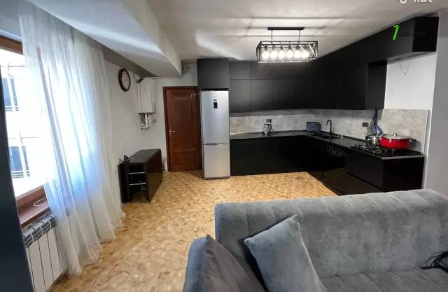 4 սենյականոց բնակարան Գրիգոր Արծրունու փողոցում, 85 ք.մ., 6/16 հարկ, 2 սանհանգույց