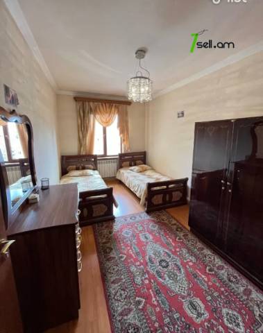 3 սենյականոց բնակարան Հունան Ավետիսյանի փողոցում, 78 ք.մ., կապիտալ վերանորոգված