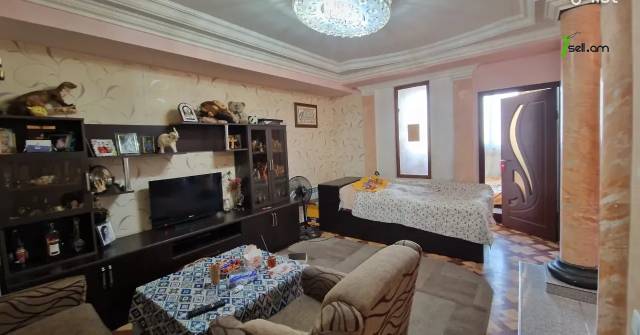 3 սենյականոց բնակարան, Ավան-Առինջ 1-ին միկրոշրջան, 60 քմ, 11/14 հարկ, եվրովերանորոգված