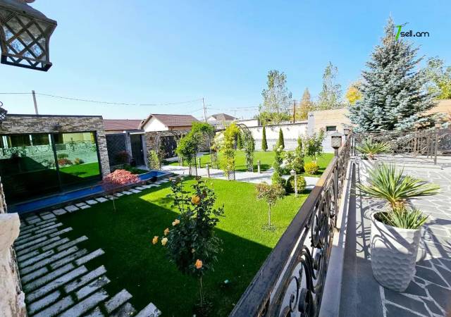 Երկու հարկանի տուն Բագրևանդի 20-րդ փողոցում Նոր Նորքում, 1830 ք.մ., 3+ սանհանգույց