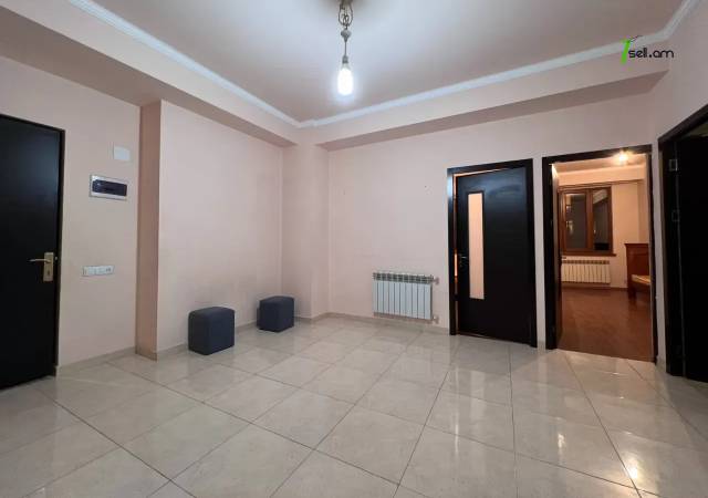 3 սենյականոց բնակարան նորակառույց շենքում Նիկողայոս Ադոնց փողոցում, 95 ք.մ., 2 սանհանգույց, 2/8 հարկ