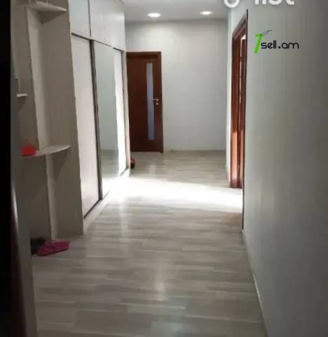 4 սենյականոց բնակարան Թումանյան փողոցում, 99 ք.մ., կապիտալ վերանորոգված, քարե շենք