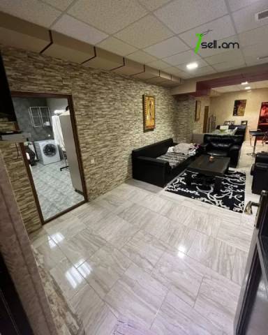 2 սենյականոց բնակարան Չարենցի փողոցում, 60 ք.մ., 1/3 հարկ, եվրովերանորոգված, քարե շենք