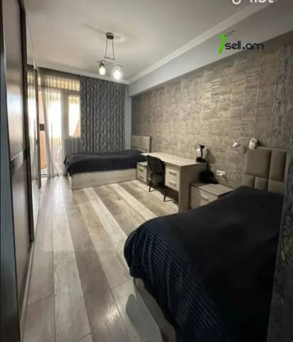 4 սենյականոց բնակարան Եզնիկ Կողբացու փողոցում, 105 ք.մ., դիզայներական ոճով վերանորոգված