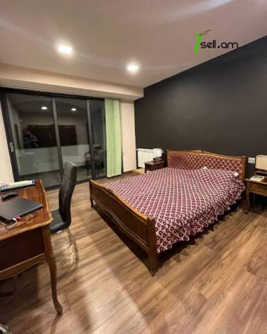 4 սենյականոց բնակարան Մեսրոպ Մաշտոցի պողոտայում, 130 քմ, 5/14 հարկ, 2 սանհանգույց, մի քանի պատշգամբ