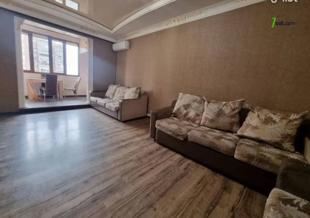 3 սենյականոց բնակարան Բրյուսովի փողոցում, 66 ք.մ., 7/9 հարկ, կապիտալ վերանորոգված