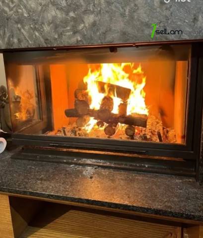 Ընդարձակ 3 սենյականոց բնակարան նորակառույց շենքում Վիկտոր Համբարձումյան փողոցում, 267 ք.մ.