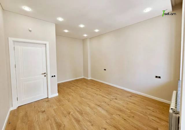 Երեք հարկանի քարե տուն, Դուրյան թաղամաս Ավանում, 800 ք.մ., 3+ սանհանգույց