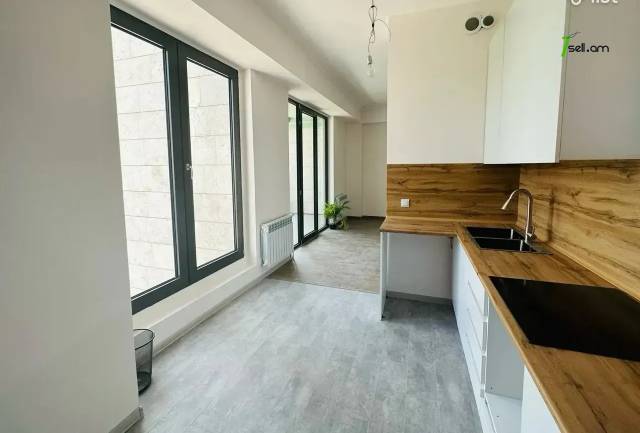 3 սենյականոց բնակարան նորակառույց շենքում Անտառային փողոցում, 90 քմ, 4/9 հարկ, բարձր առաստաղներ