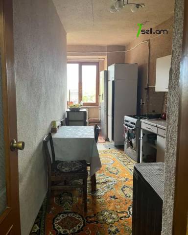 3 սենյականոց բնակարան Խաղաղ Դոնի փողոցում, 78 ք.մ., 4/9 հարկ, կոսմետիկ վերանորոգում