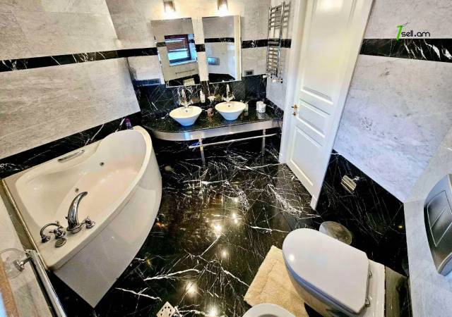 Երեք հարկանի քարե տուն Արաբկիրում, 3200 քմ, 3+ սանհանգույց, մեծ հողամաս, կապիտալ վերանորոգված