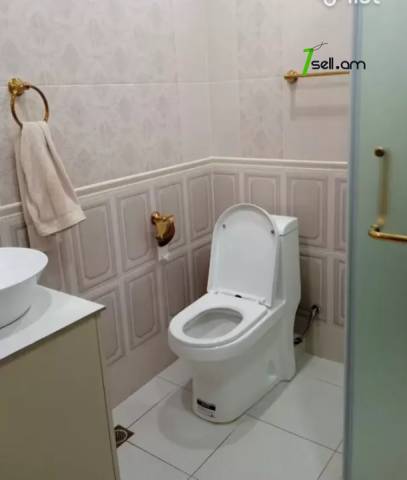 Ընդարձակ 3 սենյականոց բնակարան նորակառույց շենքում Ավանում, 190 քմ, բարձր առաստաղներ