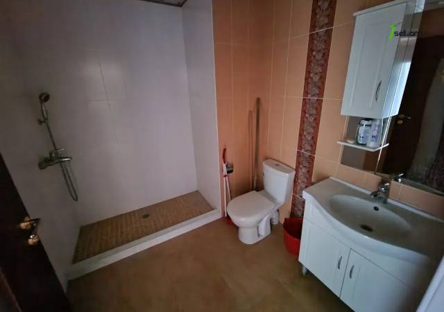 3 սենյականոց բնակարան Մոսկովյան փողոցում, 120 ք.մ., 2 սանհանգույց, բարձր առաստաղներ