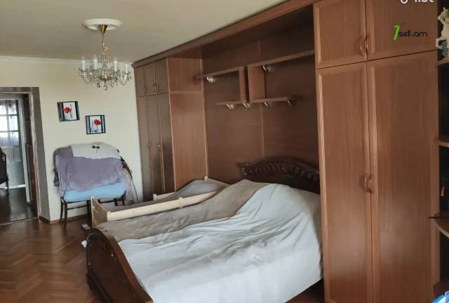 3 սենյականոց բնակարան Մեսրոպ Մաշտոցի պողոտայում, 96 քմ, կոսմետիկ վերանորոգում, քարե շենք