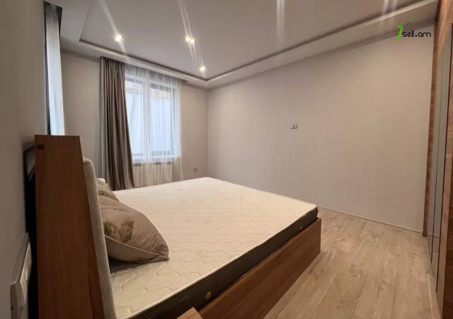 Երկու հարկանի քարե տուն Գոգոլի փողոցում Քանաքեռ Զեյթունում, 550 ք.մ., 3+ սանհանգույց