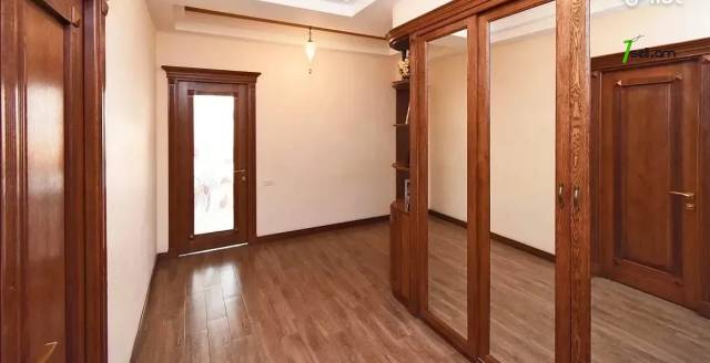 2 սենյականոց բնակարան նորակառույց շենքում Ադոնցի փողոցում, 80 ք.մ., 4/18 հարկ, բարձր առաստաղներ