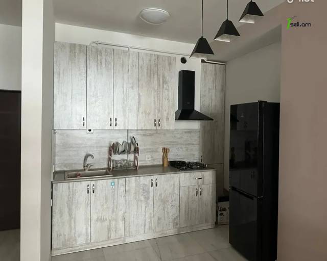 2 սենյականոց բնակարան նորակառույց շենքում Պարույր Սևակի փողոցում, 70 ք.մ., 10/15 հարկ