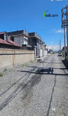 Հողատարածք բնակելի շինությունների համար Ավանում, 800 քմ