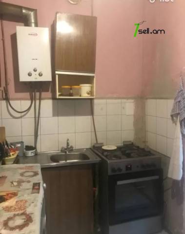 3 սենյականոց բնակարան Մամիկոնյանց փողոցում, 70 ք.մ., բարձր առաստաղներ, 1/5 հարկ, քարե շենք