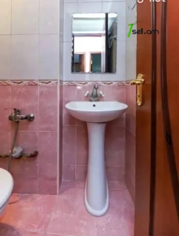 4 սենյականոց բնակարան Դավիթ Մալյան փողոցում, 106 ք.մ., 2/6 հարկ, 2 սանհանգույց, մի քանի պատշգամբ