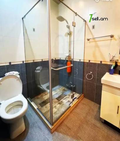 Երեք հարկանի քարե տուն Էրեբունիում, 134 ք.մ., 3+ սանհանգույց, կապիտալ վերանորոգված