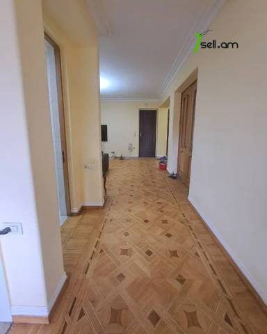 5 սենյականոց բնակարան Ալեք Մանուկյանի փողոցում, 210 ք.մ., 2 սանհանգույց, 2/9 հարկ