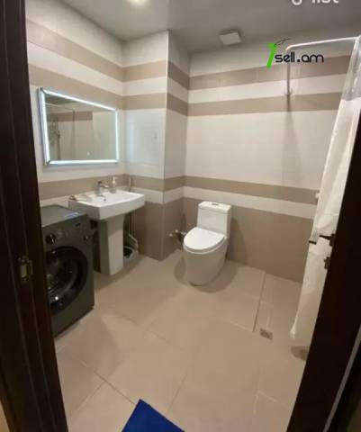 3 սենյականոց բնակարան նորակառույց շենքում Պարույր Սևակի փողոցում, 110 ք.մ., 2 սանհանգույց