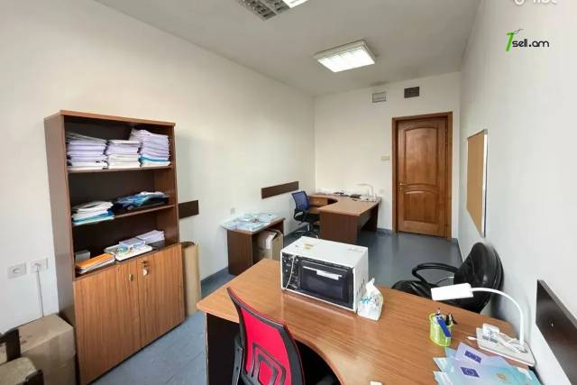 Բազմաֆունկցիոնալ գույք Պարոնյան փողոցում կենտրոնում, 95 քմ