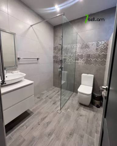 Երկու հարկանի քարե տուն Գոգոլի փողոցում Քանաքեռ Զեյթունում, 550 ք.մ., 3+ սանհանգույց